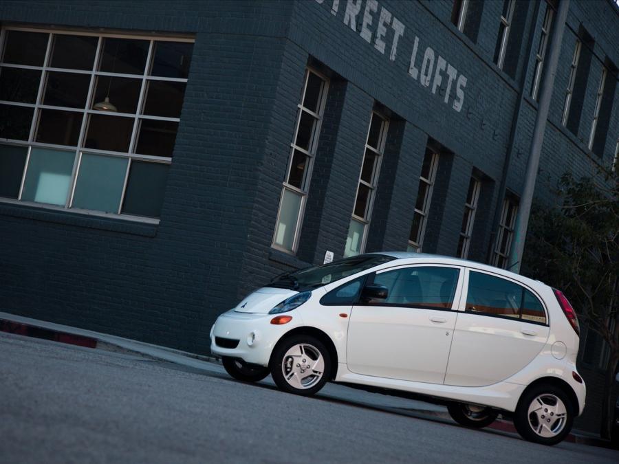  Mitsubishi i-MiEV 2012 года  (US) (фото 7 из 234)